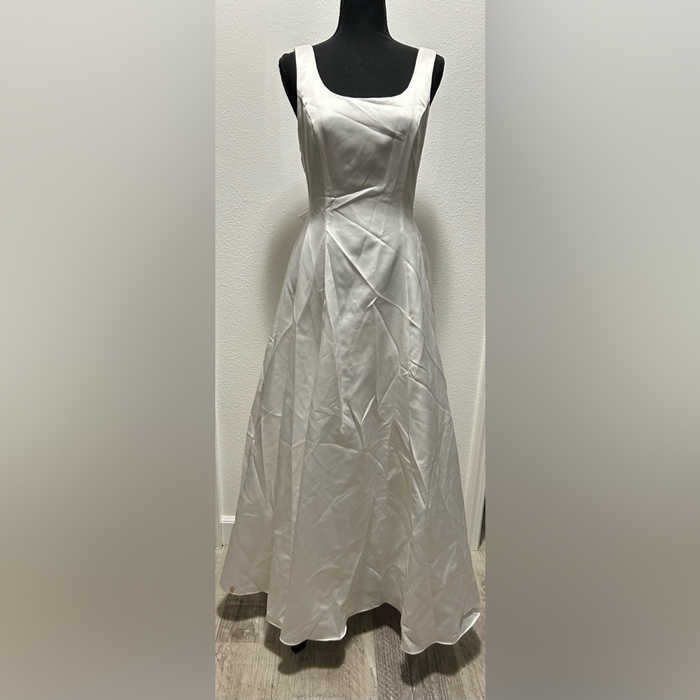 Jessica McClintock Wedding Dress - 6 - White - Used